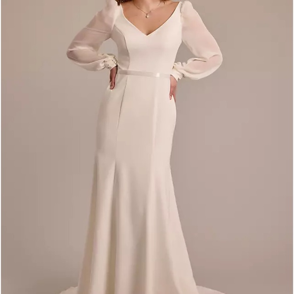 Long sleeve v-neck crepe mermaid wedding dress (Ivory)